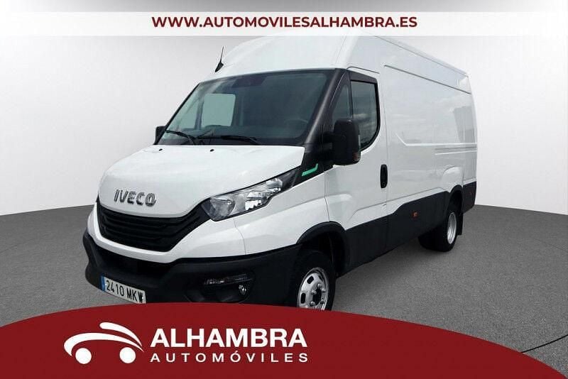 Usado Iveco Daily 136 CV (100 kW) 2024 Blanco Berlina