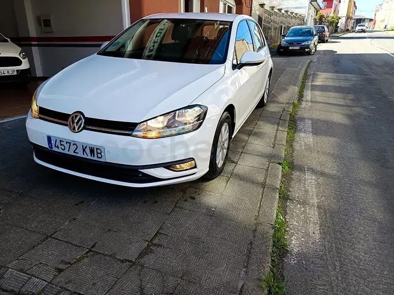 Usado VW Golf VII 115 CV (84 kW) 2019 Blanco Berlina
