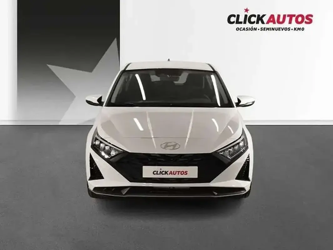 Usado Hyundai i20 80 CV (58 kW) 2025 Blanco Utilitario