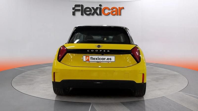 Nuevo Mini Cooper 136 kW (186 CV) 2025 Amarillo Utilitario