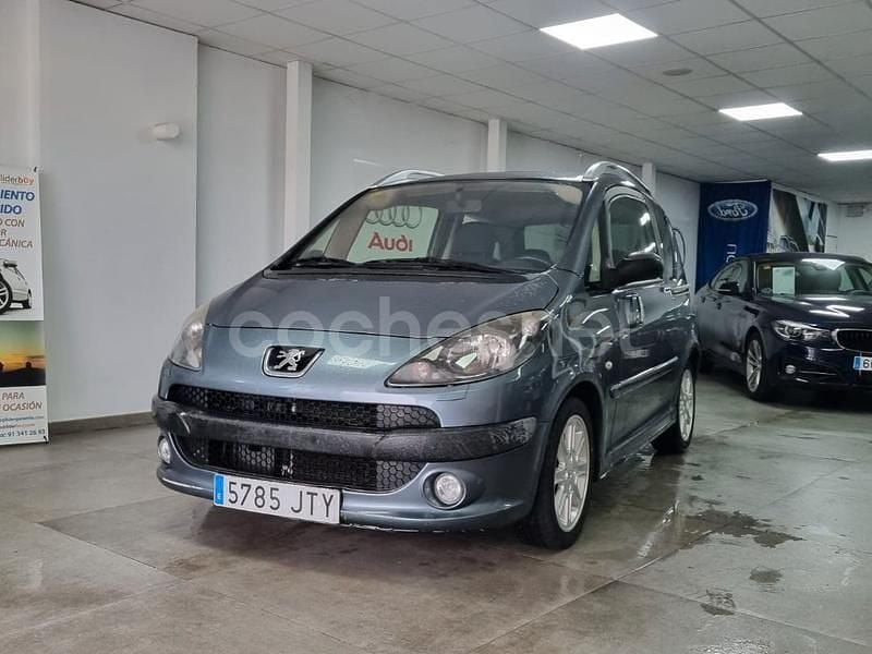Verde Usado 2006 Peugeot 1007 Monovolumen | 3999 € - Imagen 1/4