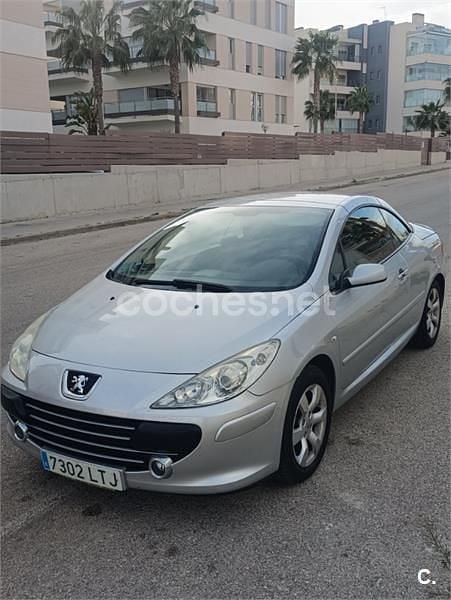 Usado Peugeot 307 CC 110 CV (80 kW) 2007 Gris / plata Descapotable