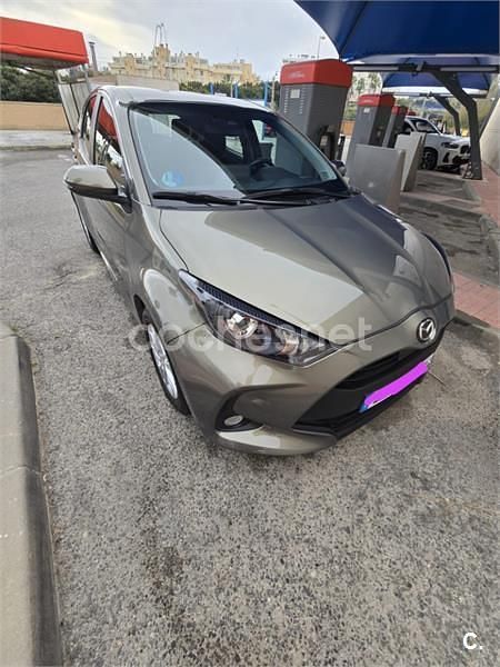 Verde Usado 2022 Mazda 2 Berlina | 16.500 € (Buen precio) - Imagen 1/4