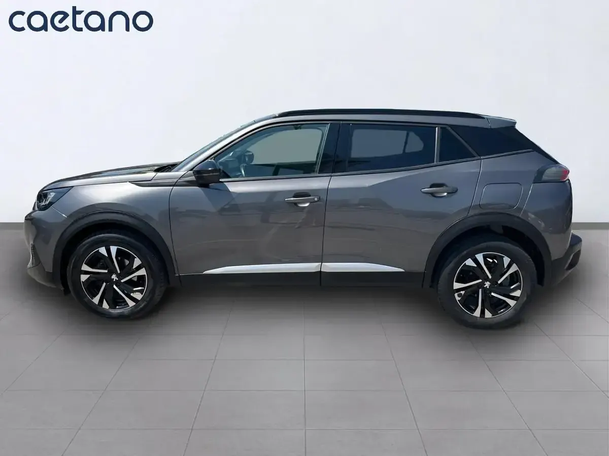 Usado Peugeot 2008 Allure 100 CV (73 kW) 2022 Gris SUV