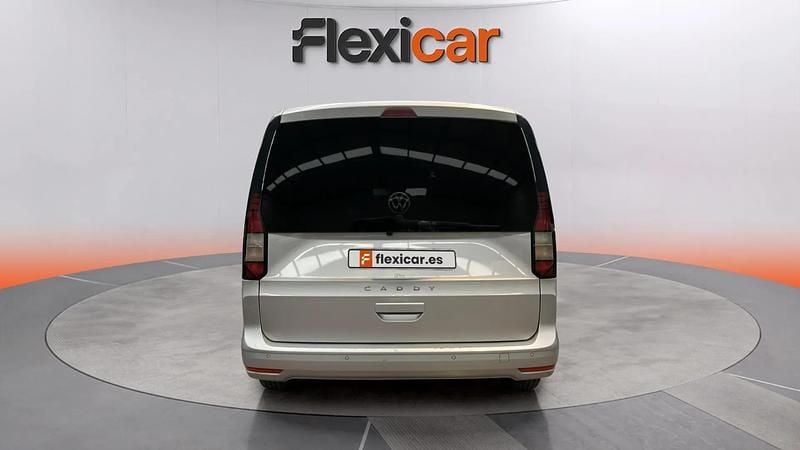 Usado VW Caddy Maxi 122 CV (89 kW) 2024 Gris Monovolumen