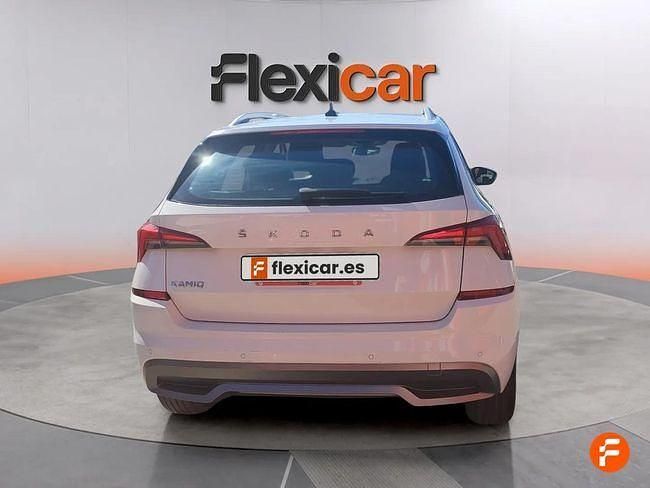 Usado Skoda Kamiq Ambition 110 CV (80 kW) 2021 Blanco SUV