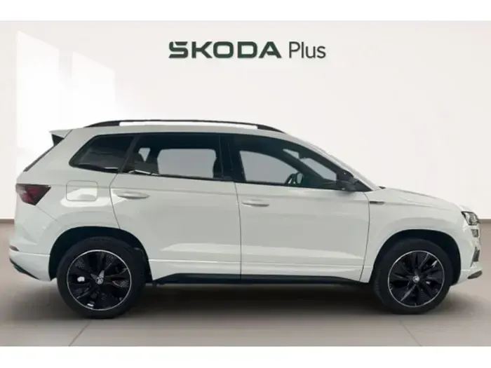 Usado Skoda Karoq SportLine 150 CV (110 kW) 2022 Blanco SUV