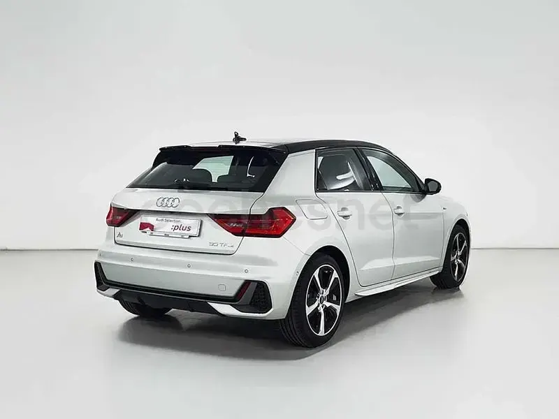 Usado Audi A1 Sportback 116 CV (85 kW) 2025 Gris Utilitario