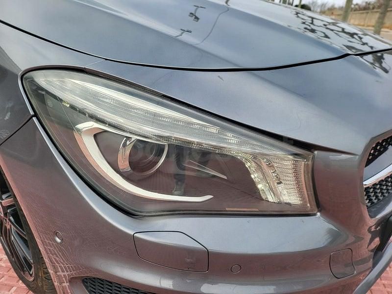 Usado Mercedes CLA220 Edition 1 170 CV (125 kW) 2013 Gris / plata Berlina