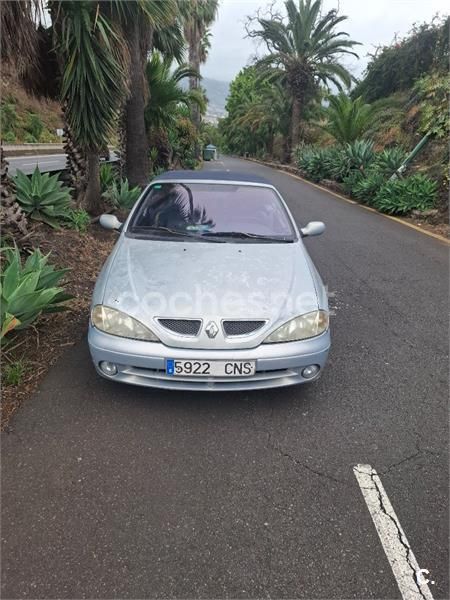 Gris / plata Usado 2003 Renault Mégane Cabriolet Dynamique Descapotable | 900 € - Imagen 1/4