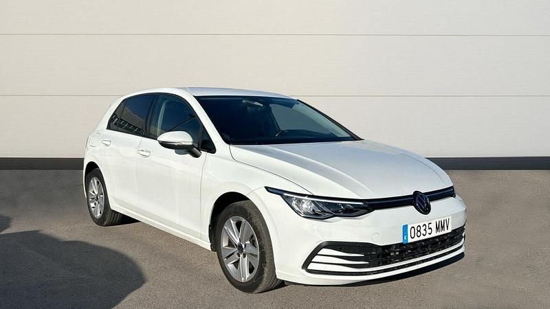 Usado VW Golf VIII Life 110 CV (80 kW) 2024 Blanco Utilitario