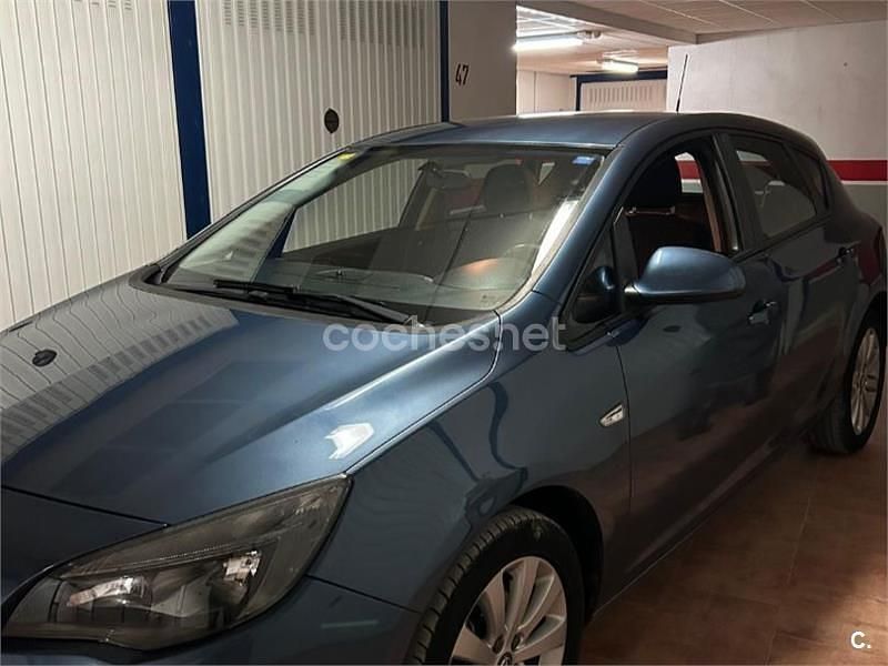 Azul Usado 2013 Opel Astra Excellence Berlina | 4400 € (Precio justo) - Imagen 1/4