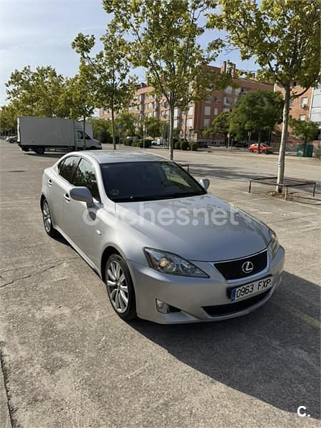 Gris / plata Usado 2008 Lexus IS220d Luxury Line Berlina | 5990 € (Buen precio) - Imagen 1/4