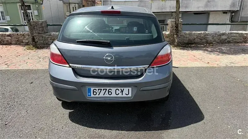 Usado Opel Astra Cosmo 100 CV (73 kW) 2004 Azul Berlina