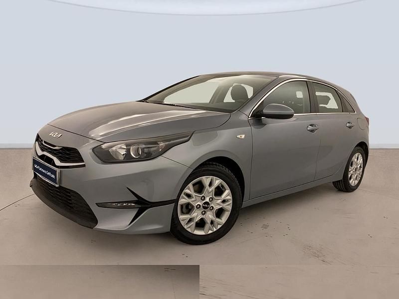 Usado Kia Ceed 100 CV (73 kW) 2026 Gris Utilitario