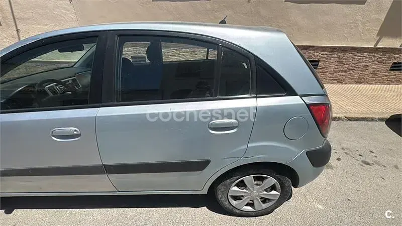 Usado Kia Rio EX 110 CV (80 kW) 2005 Azul Berlina