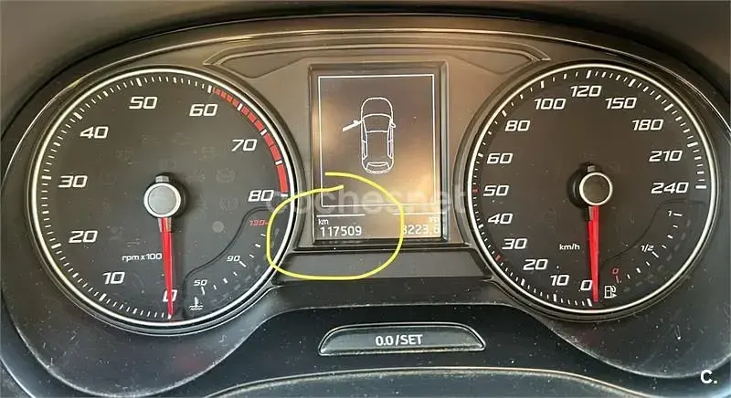 Usado Seat Ibiza CONNECT 90 CV (66 kW) 2016 Gris / plata Berlina