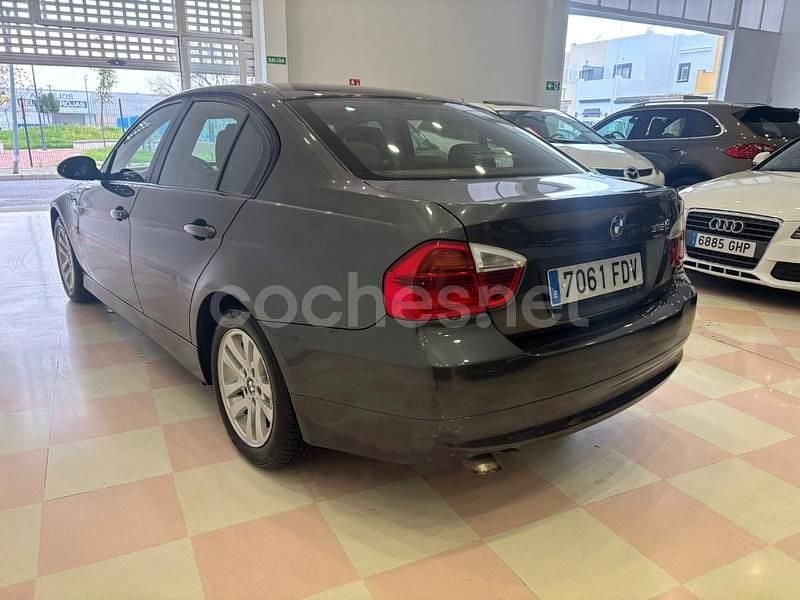 Usado BMW 318 115 CV (84 kW) 2006 Gris / plata Berlina