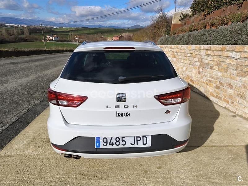 Usado Seat Leon ST FR 150 CV (110 kW) 2016 Blanco Familiar