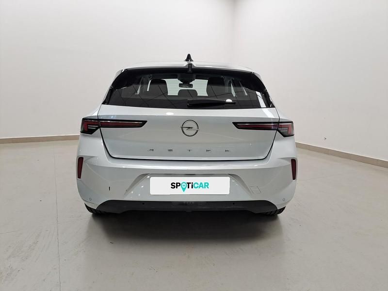 Usado Opel Astra Edition 110 CV (80 kW) 2023 Gris Berlina