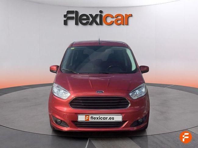 Usado Ford Tourneo Courier Trend 75 CV (55 kW) 2016 Rojo Monovolumen