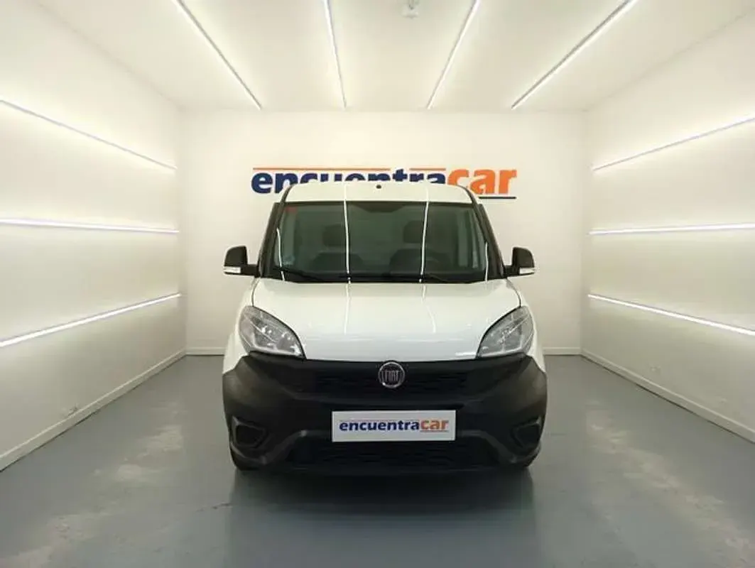 Usado Fiat Doblò 95 CV (69 kW) 2021 Blanco Monovolumen