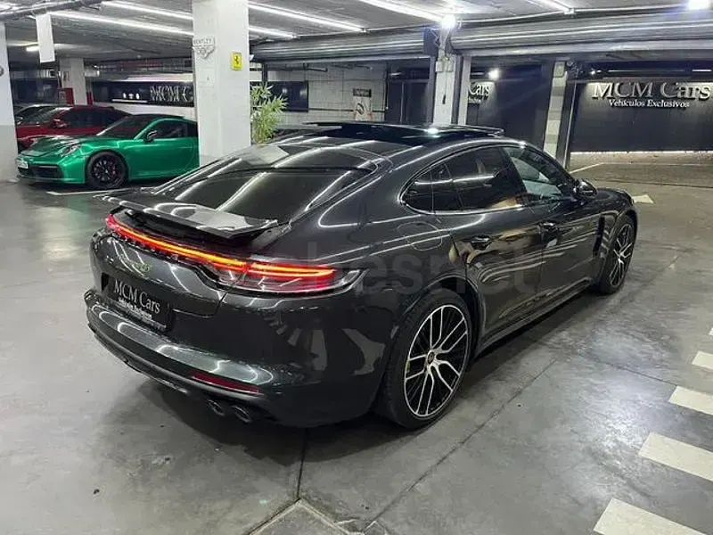 Usado Porsche Panamera 462 CV (339 kW) 2020 Gris / plata Utilitario