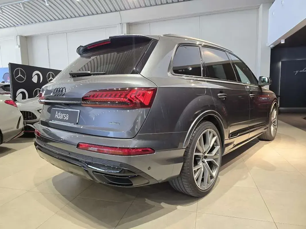 Usado Audi Q7 286 CV (210 kW) 2022 Gris SUV