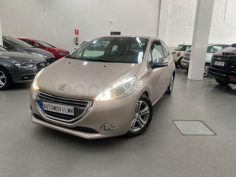 Usado Peugeot 208 Allure 95 CV (69 kW) 2012 Beige Utilitario