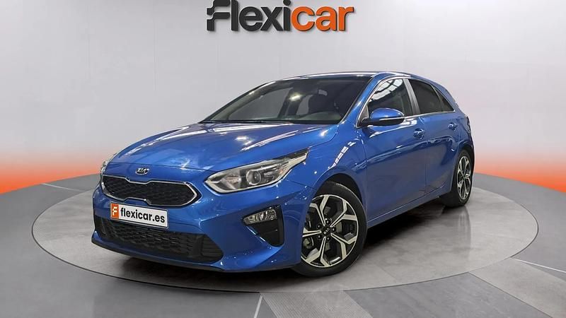 Usado Kia Ceed 120 CV (88 kW) 2019 Azul Utilitario