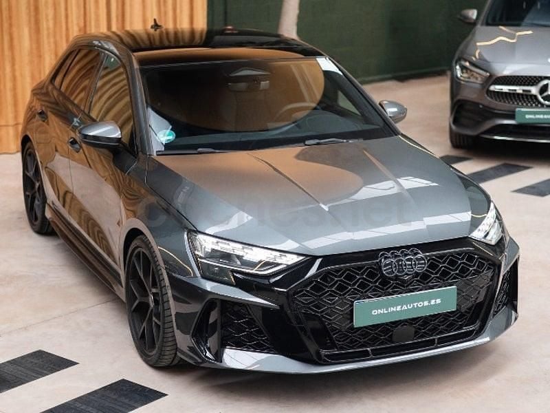Usado Audi RS3 Premium 400 CV (294 kW) 2025 Gris / plata Berlina