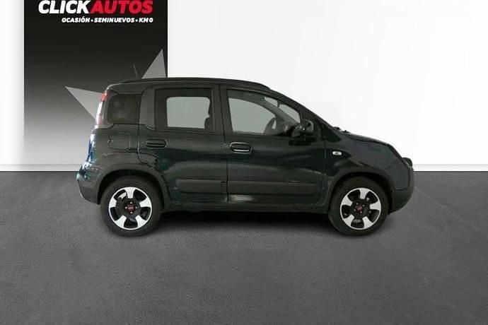 Usado Fiat Panda Cross Cross 70 CV (51 kW) 2024 Verde Utilitario
