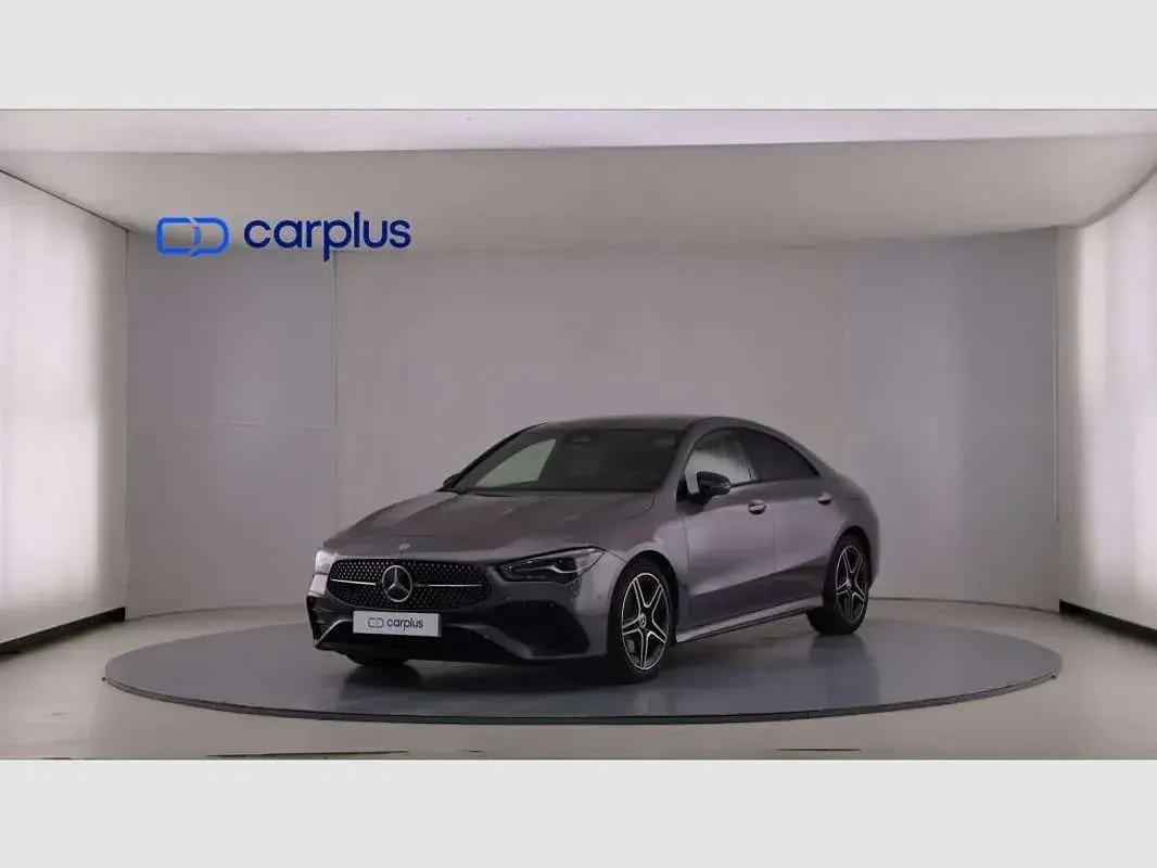Usado Mercedes CLA220 190 CV (139 kW) 2025 Gris Berlina