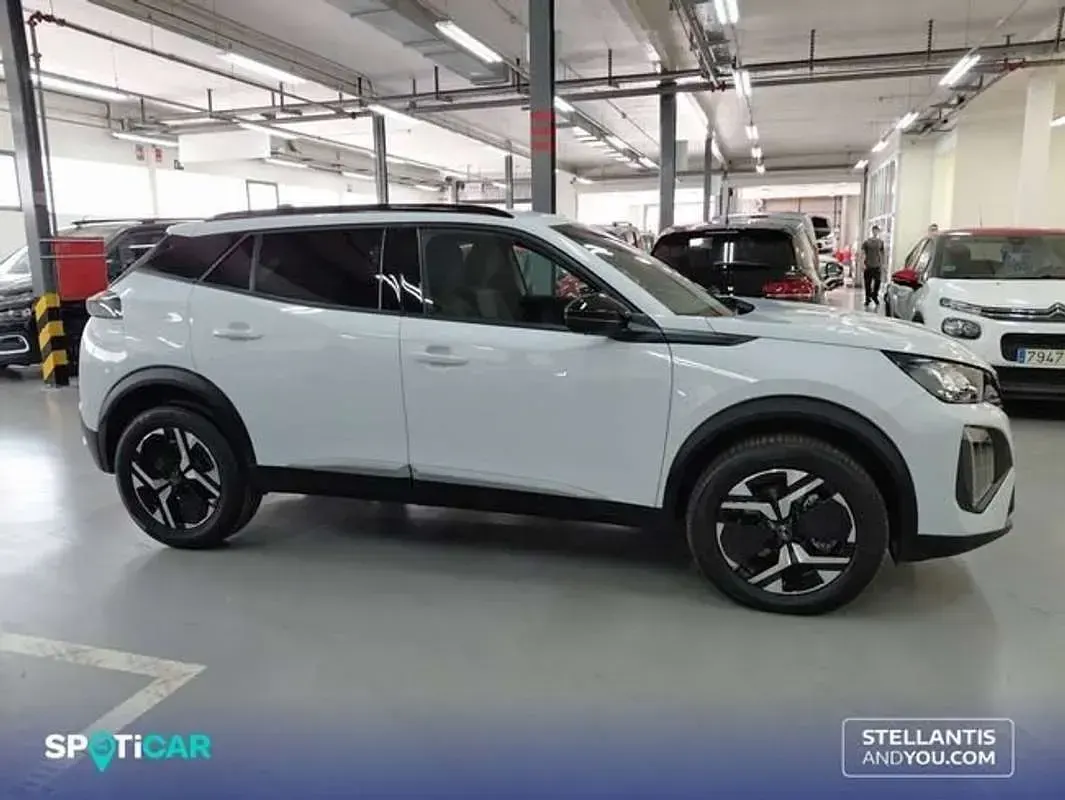 Usado Peugeot 2008 Allure 145 CV (106 kW) 2025 Blanco SUV