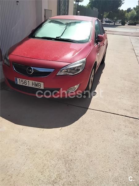 Rojo Usado 2012 Opel Astra Enjoy Familiar | 6100 € (Precio justo) - Imagen 1/4