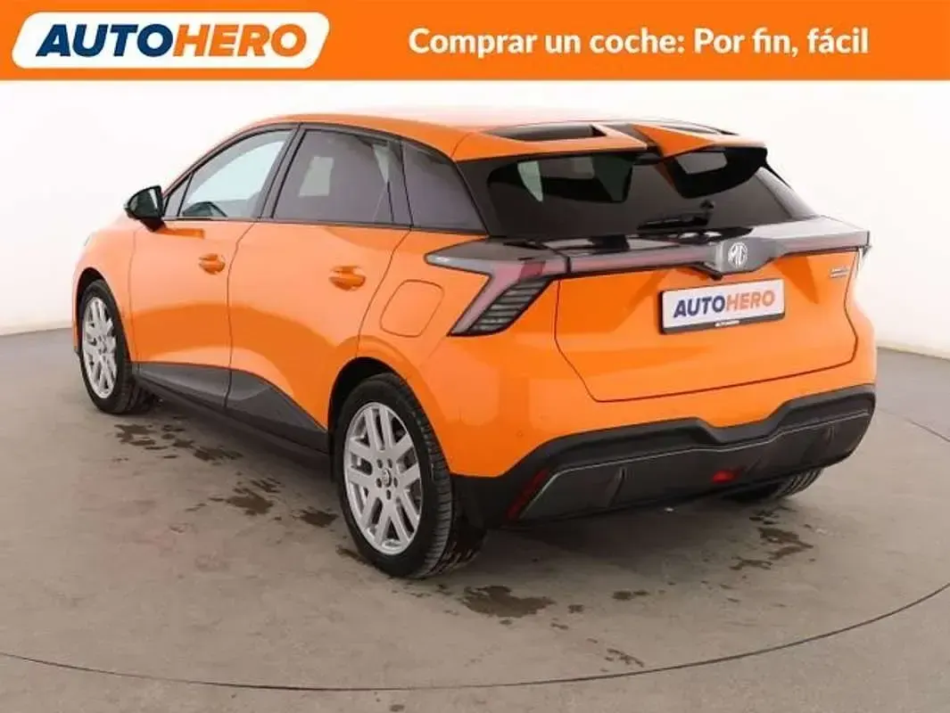 Usado MG MG4 EV Luxury 150 kW (204 CV) 2023 Naranja Utilitario