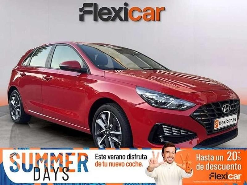 Burdeos Usado 2022 Hyundai i30 Utilitario | 16.490 € (Precio justo) - Imagen 1/4