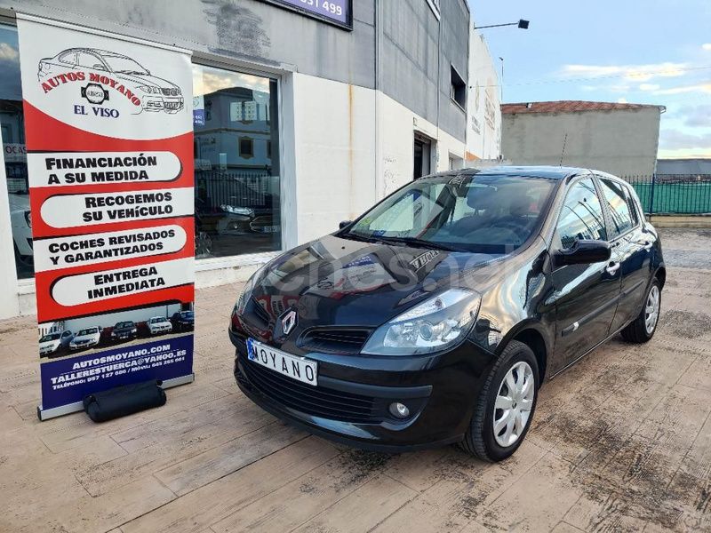 Negro Usado 2007 Renault Clio II Authentique Berlina | 5371 € (Caro) - Imagen 1/4