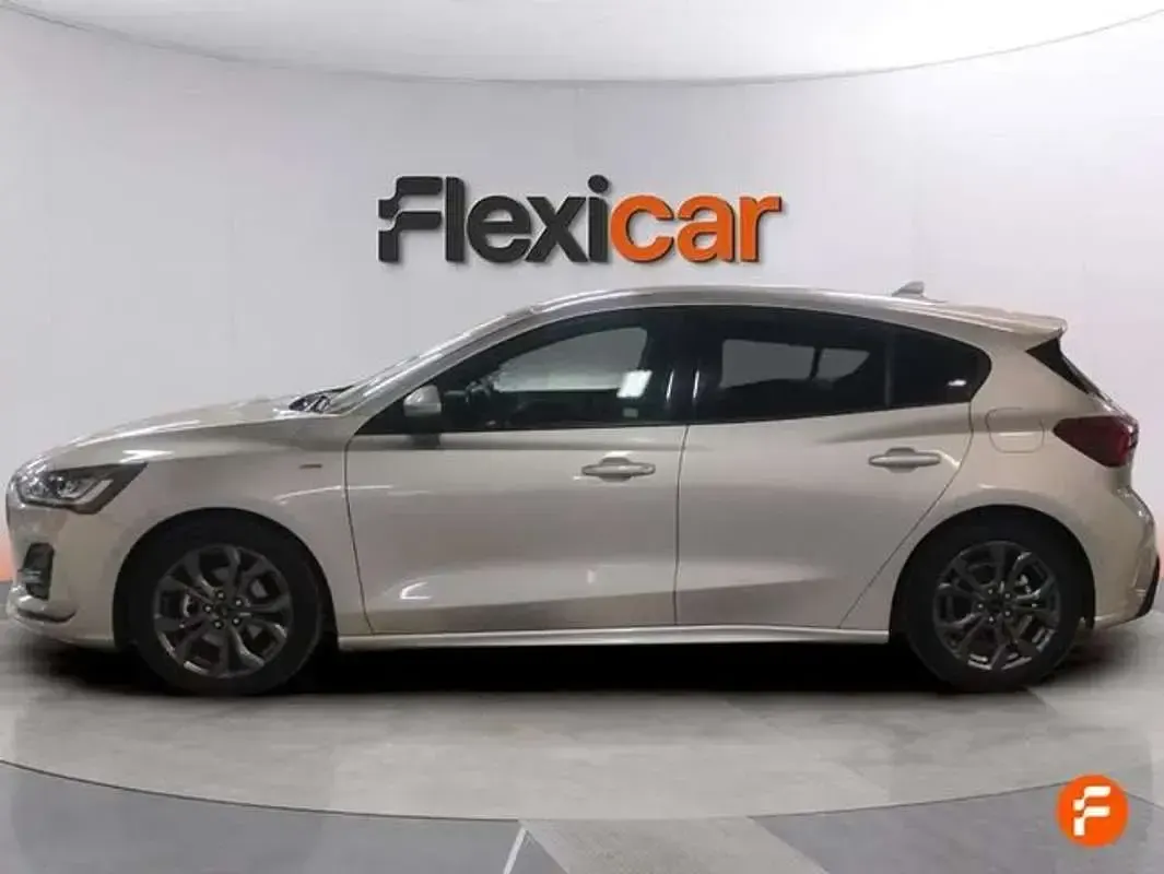 Usado Ford Focus ST-Line 155 CV (114 kW) 2024 Gris Berlina