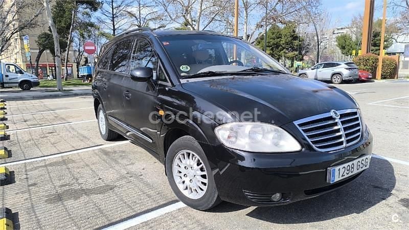 Usado Ssangyong (KGM) Rodius 165 CV (121 kW) 2009 Negro Monovolumen
