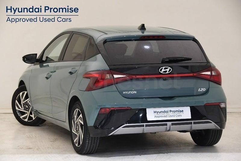 Usado Hyundai i20 100 CV (73 kW) 2025 Verde Utilitario