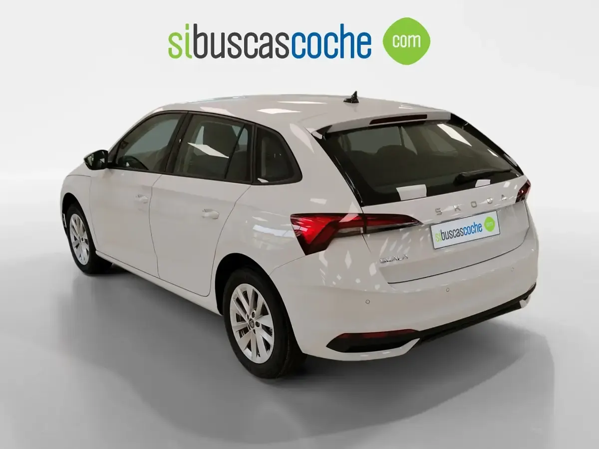 Usado Skoda Scala 115 CV (84 kW) 2026 Blanco Utilitario