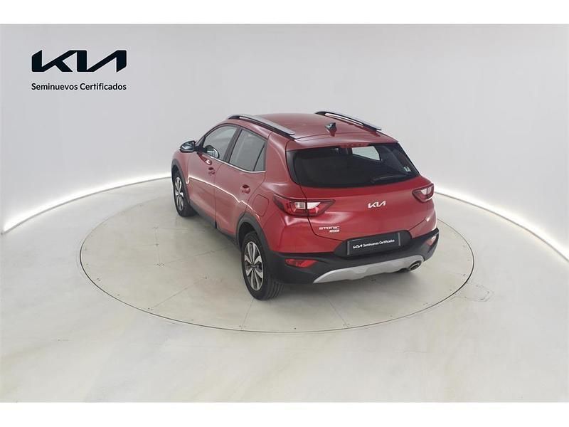 Usado Kia Stonic 100 CV (73 kW) 2024 Rojo SUV