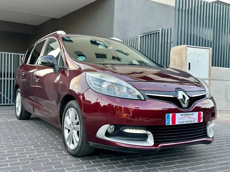 Używany Renault Grand Scénic IV LIMITED 130 KM (95 kW) 2016 Czerwony Minivan