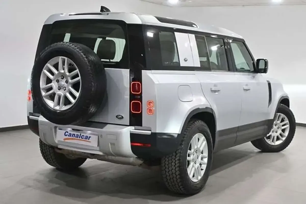 Usado Land Rover Defender SE 249 CV (183 kW) 2021 Plateado SUV