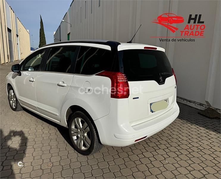 Usado Peugeot 5008 Style 120 CV (88 kW) 2014 Blanco Monovolumen
