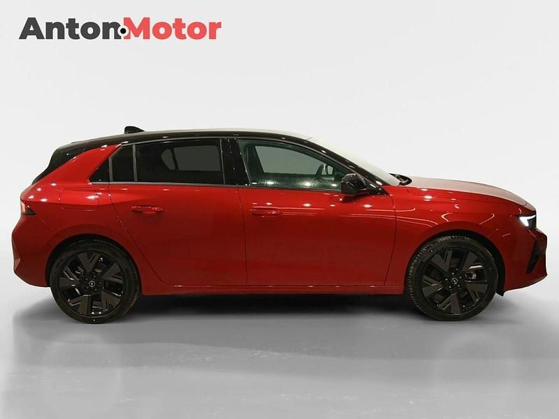 Usado Opel Astra 114 kW (156 CV) 2024 Rojo