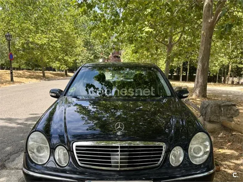 Usado Mercedes E500 Elegance 306 CV (225 kW) 2006 Azul Berlina