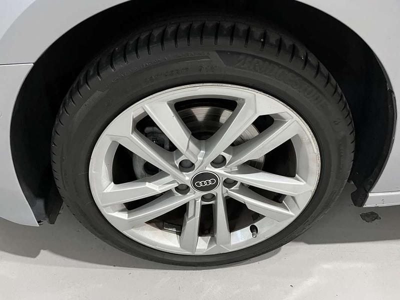 Usado Audi A3 Sportback Advanced 116 CV (85 kW) 2021 Gris Utilitario