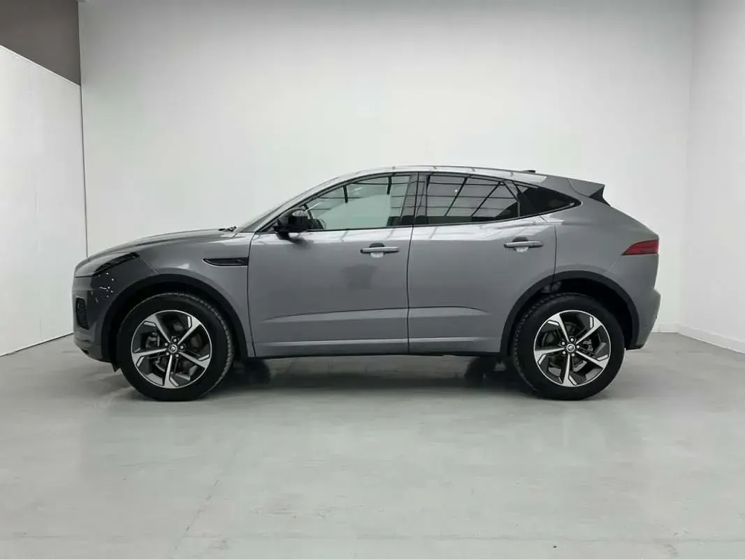 Usado Jaguar E-Pace R-Dynamic 204 CV (150 kW) 2023 Gris SUV